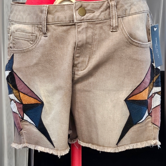 Romeo and Juliet Couture Embroidered Denim Shorts - Picture 6 of 6